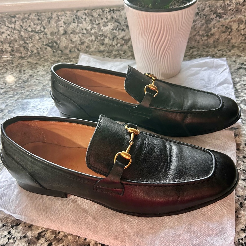 Gucci Black Leather Loafers with Gold Hardware